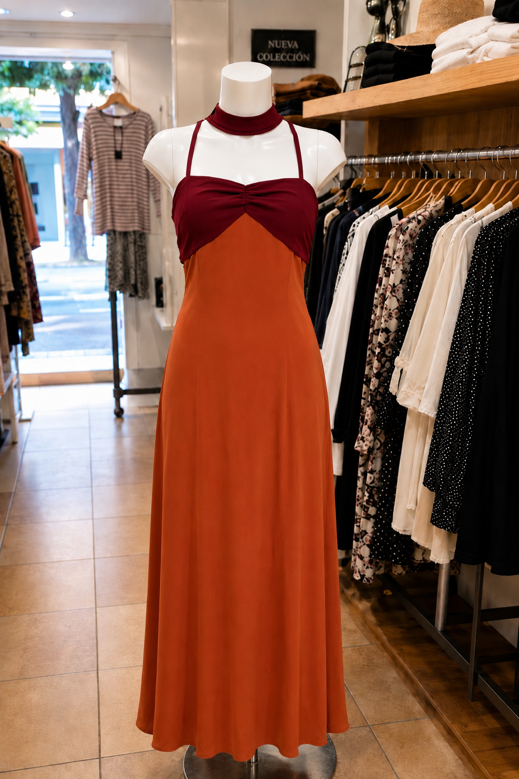 Casa Montiel / Vestido Coral Elegancia