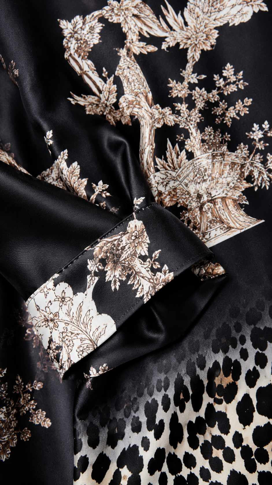 Casa Montiel / Conjunto Noire Sauvage