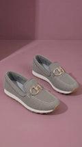 Casa Montiel / Mocasines Gris Perla con Detalle Dorado