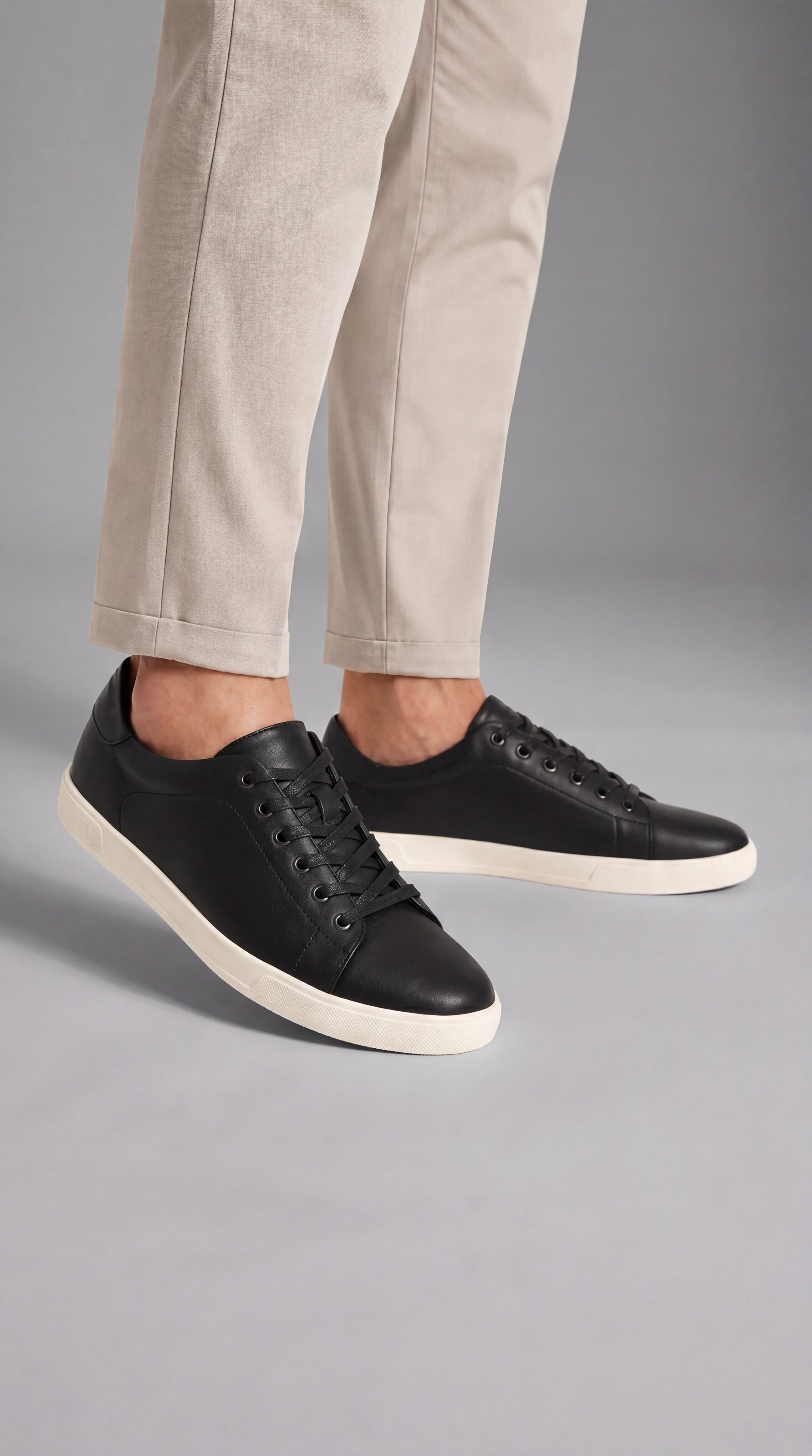 Casa Montiel / Zapatillas Alex Urban